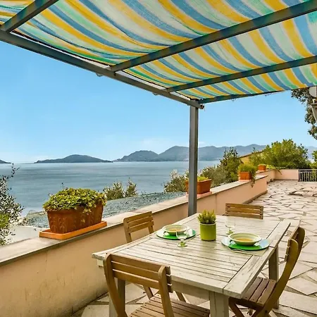 La Terrazza Sul Mare-privateparking-seaview-ac Tellaro